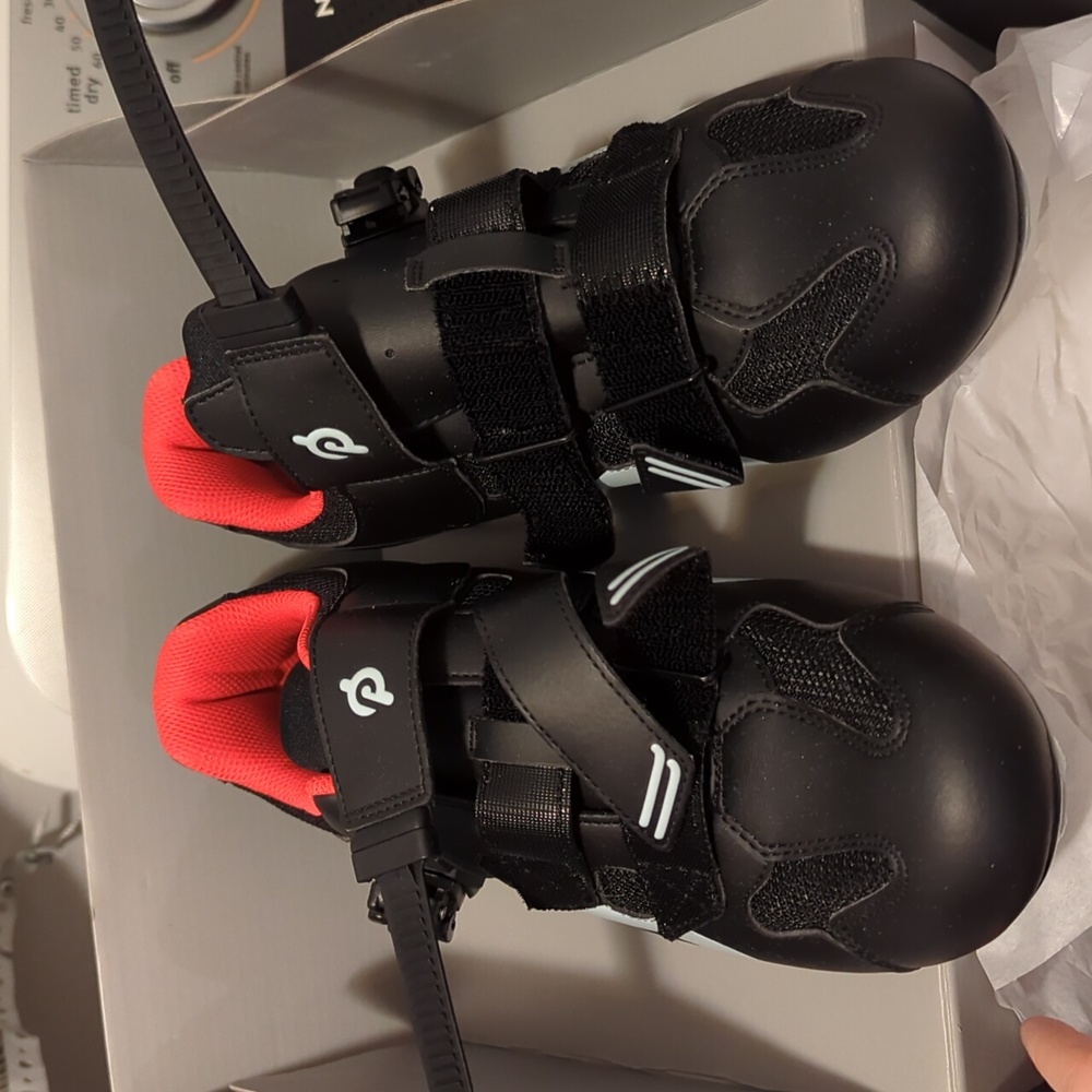 NIB Peloton cycling shoes size 44 / 10.5